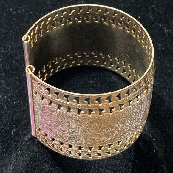 Vintage Gold Tone Cuff Etched Bracelet - Picture 4 of 11